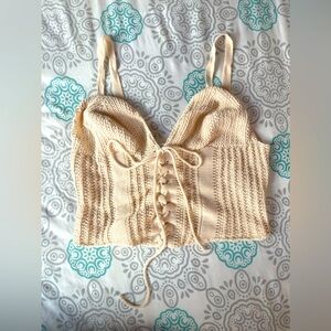 (L) knitted crop top